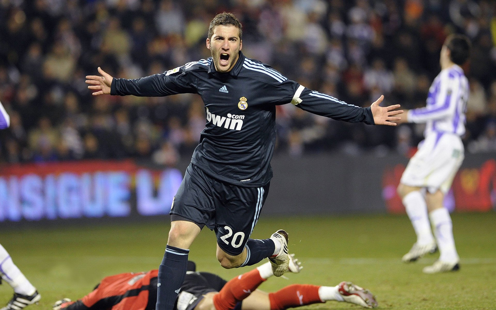 开云体育下载官网-凯撒酋长计划举办青少年足球训练营,培养未来之星,凯撒酋长足球俱乐部